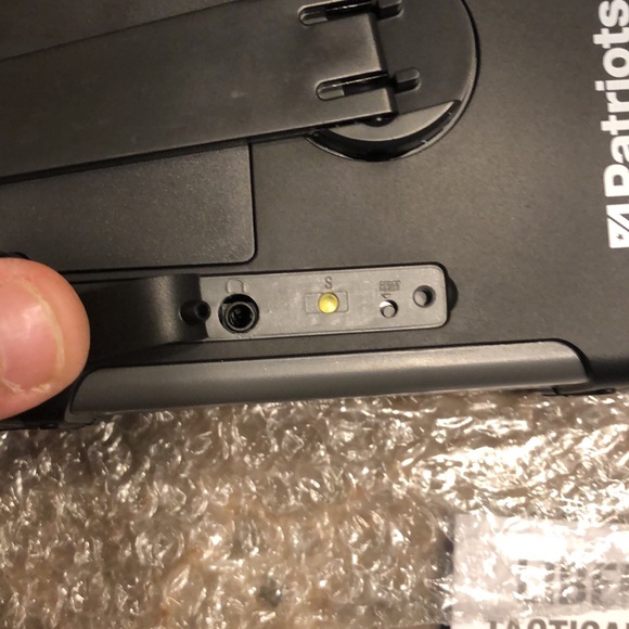 Liberty Band® Emergency Solar Radio - Picture 11 of 13